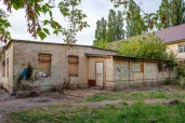 Имущественный комплекс в составе из 3 зданий обшей площадью 3 024 кв.м. и земельного участка площадью 11 785 кв.м.